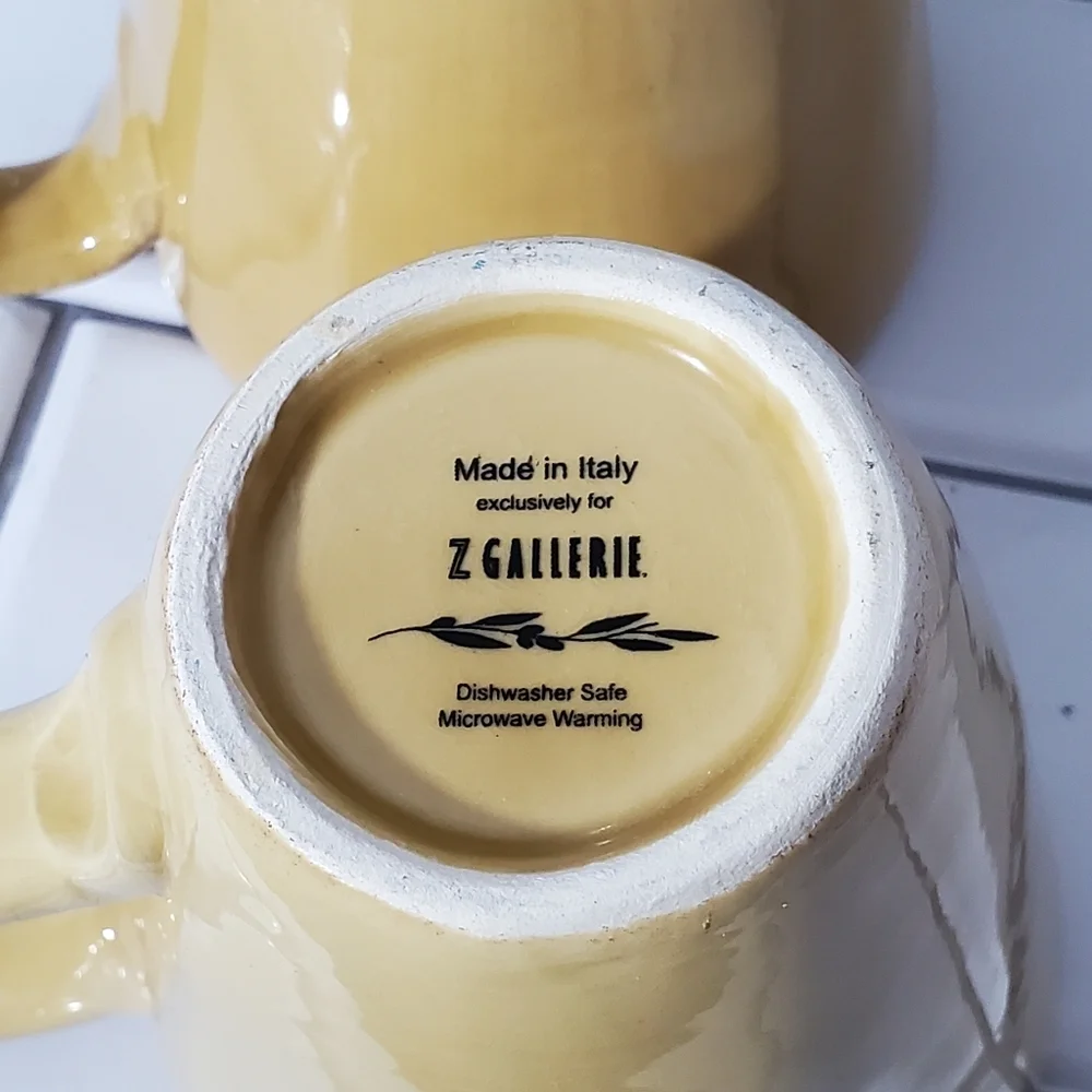 NWOT Lot of 2 Z GALLERIE Mugs  Made in Italy Color